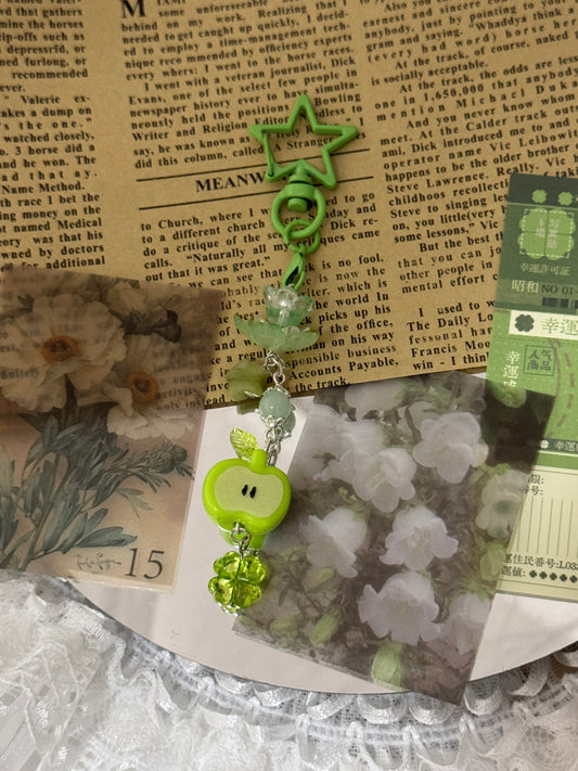 Apple Lily White keychain ✨🍏🍀